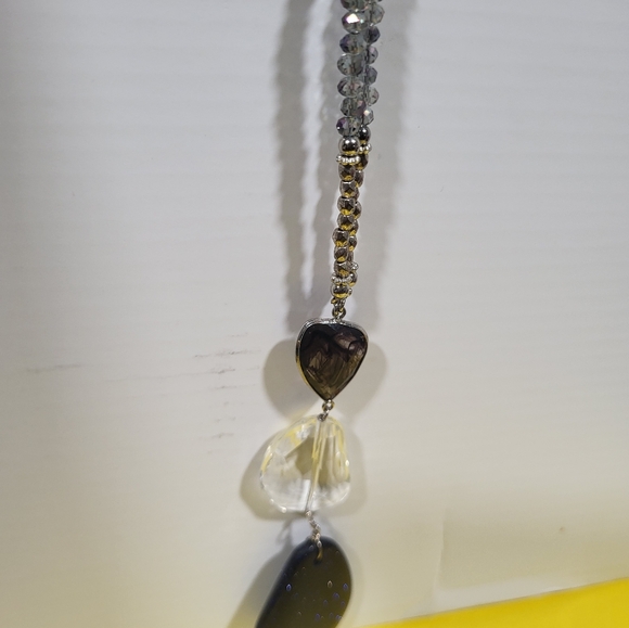 Elegant Silver and Navy Blue Pendant Necklace NWOT - Picture 4 of 7